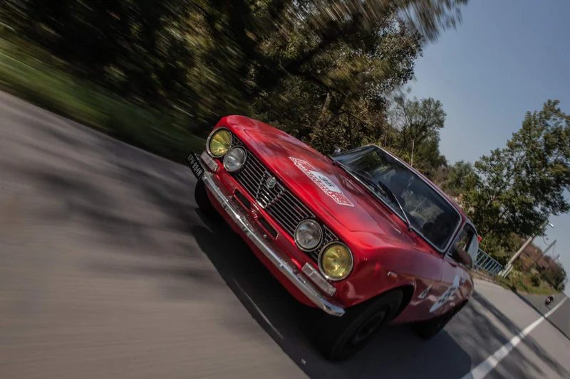 1975 Alfa Romeo GT 1600 Junior Base 6