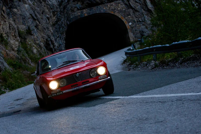 1975 Alfa Romeo GT 1600 Junior Base 2