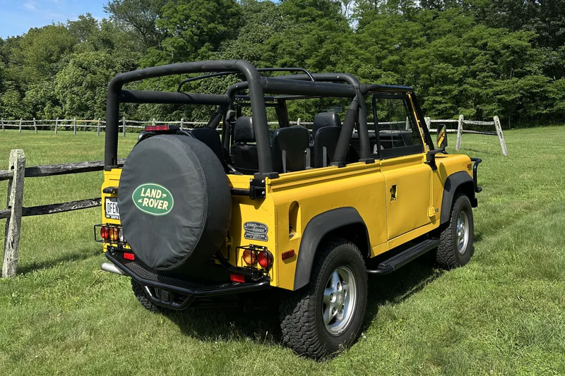 1995 Land Rover Defender 90 Base 10