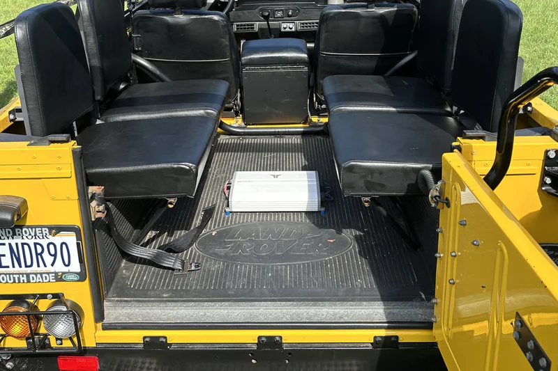 1995 Land Rover Defender 90 Base 13