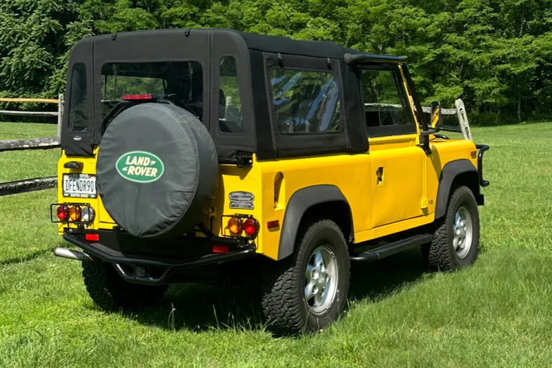 1995 Land Rover Defender 90 Base 2