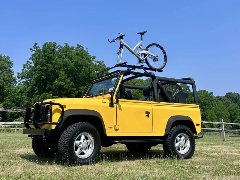 1995 Land Rover Defender 90 Base 6
