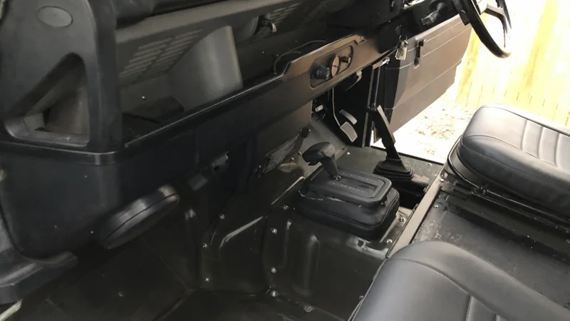 1987 Land Rover Defender 90 (Truck) 2