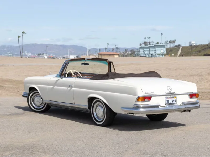 1964 Mercedes-Benz 220SE 3