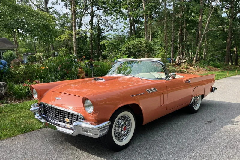 1957 Ford Thunderbird
