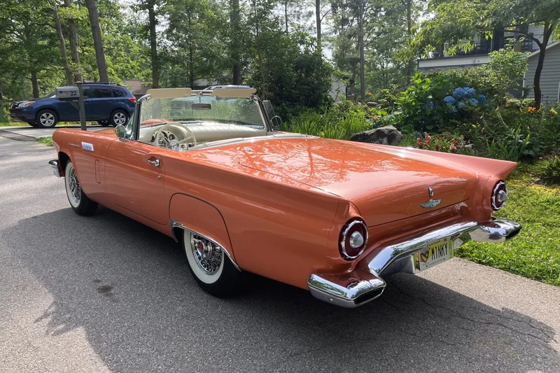 1957 Ford Thunderbird