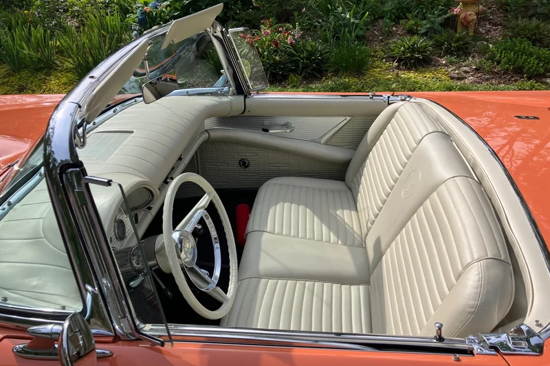 1957 Ford Thunderbird