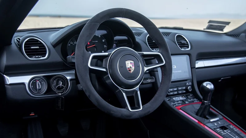 2017 Porsche 718 Boxster 8