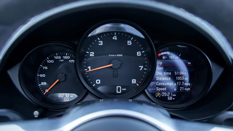 2017 Porsche 718 Boxster 12