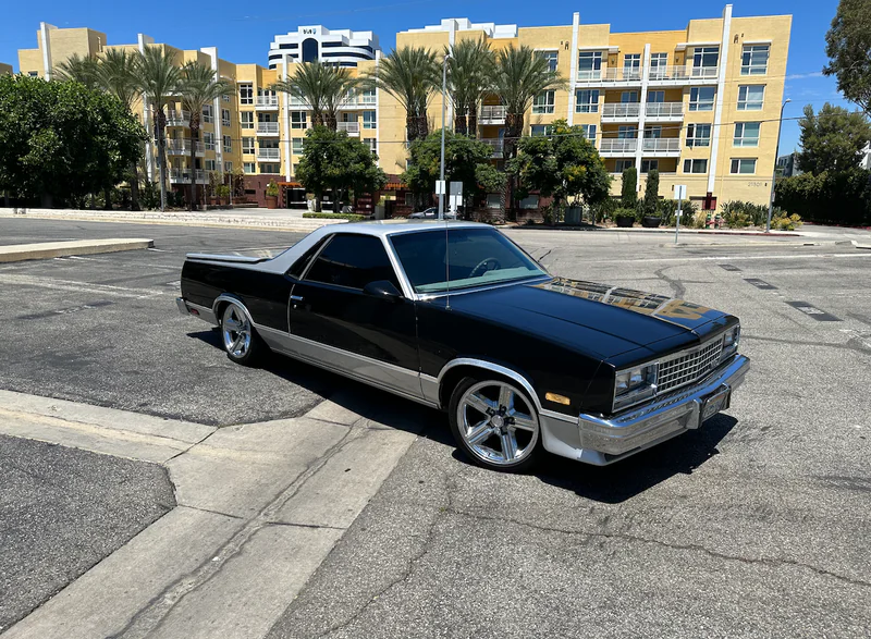 1986 GMC Caballero 1/2 Ton 2