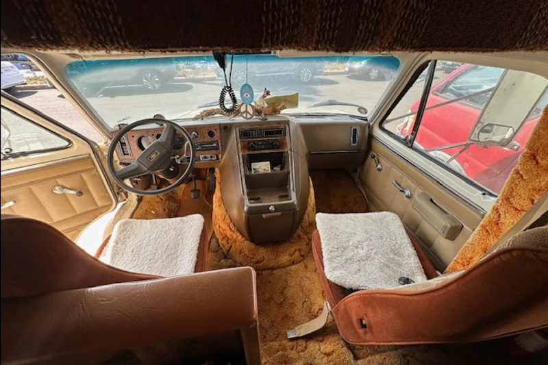 1982 Chevrolet Lazy Daze Camper Van 9