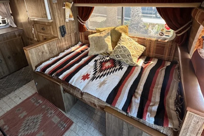 1982 Chevrolet Lazy Daze Camper Van 14