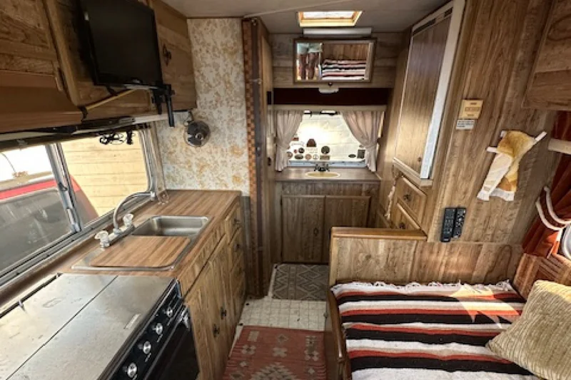 1982 Chevrolet Lazy Daze Camper Van 15