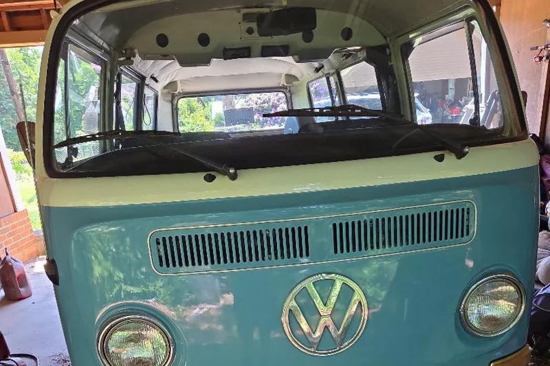 1972 Volkswagen Bus Transporter 2
