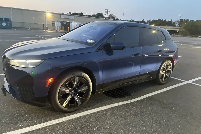 2024 BMW 325iX 2