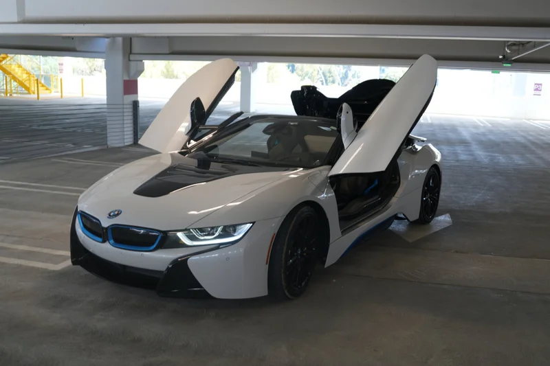 2019 BMW i8 Roadster 10