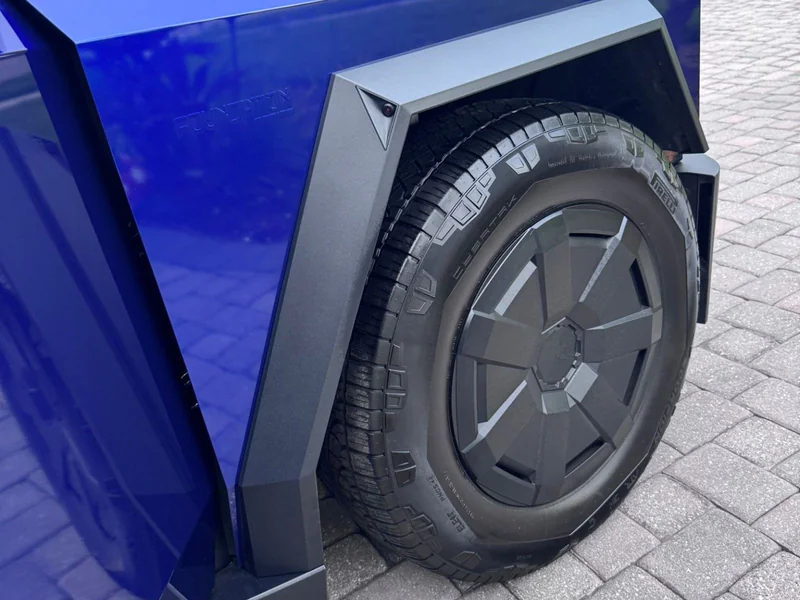 2024 Tesla Cybertruck All wheel drive 2