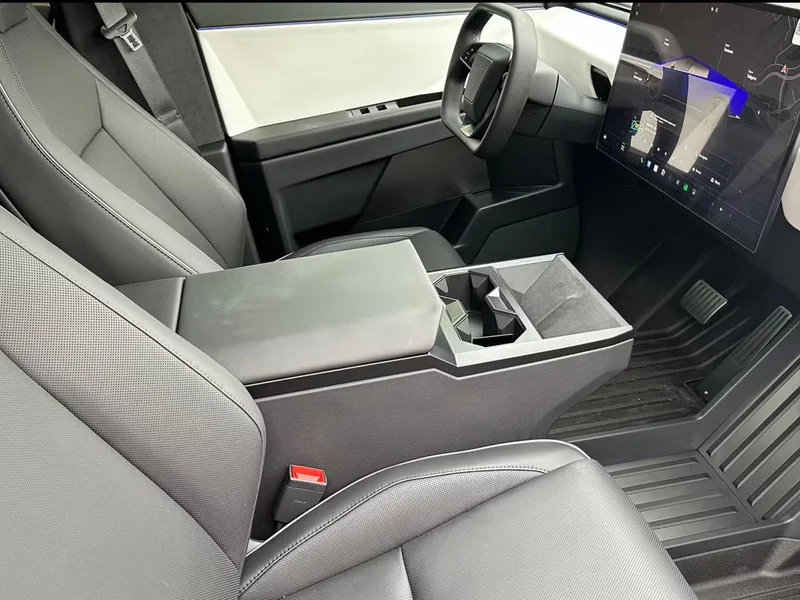 2024 Tesla Cybertruck All wheel drive 17