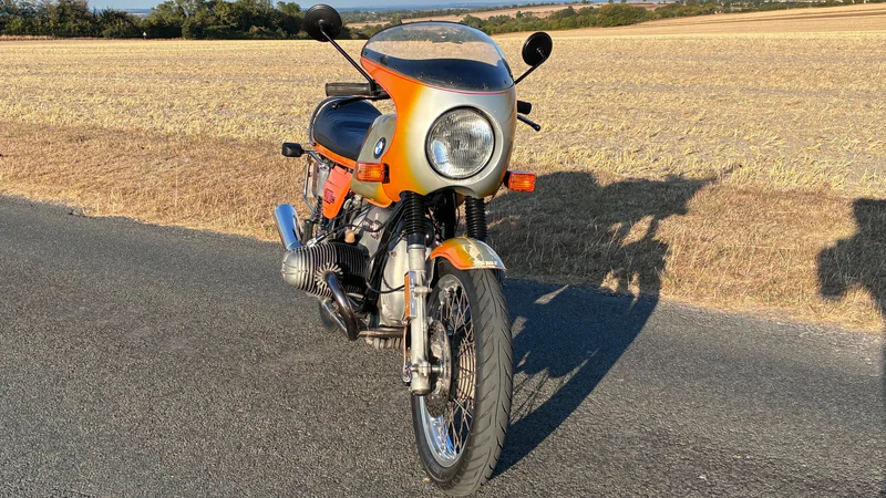 1976 BMW R90s in Newbury 2