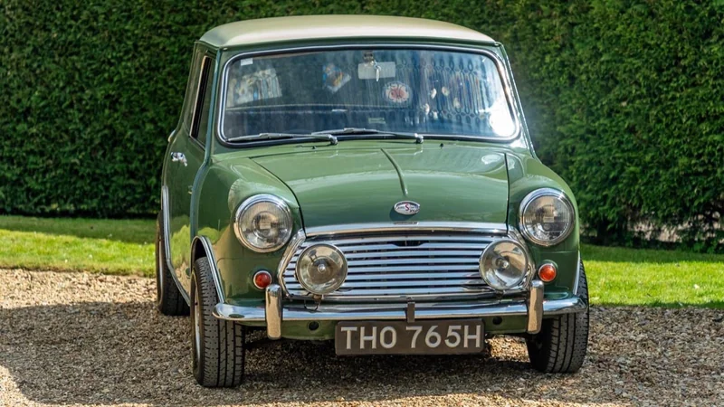 1969 Mini Classic Cooper in Crawley 9