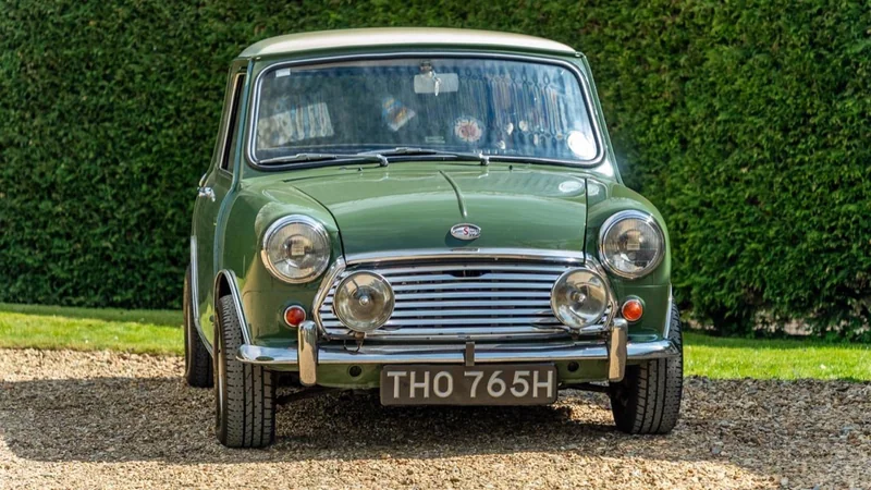 1969 Mini Classic Cooper in Crawley 8
