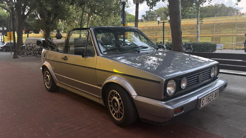 1986 Volkswagen Golf Cabrio Mk1 in Barcelona 5