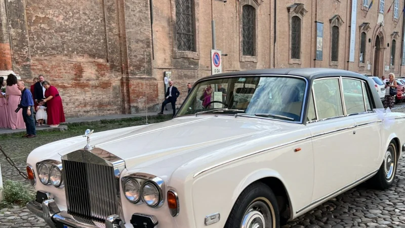 1972 Rolls-Royce silver shadow in Rome 3