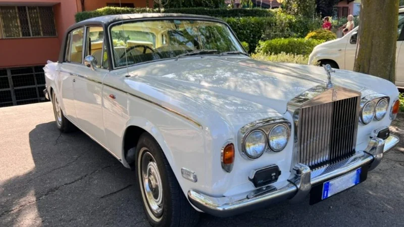 1972 Rolls-Royce silver shadow in Rome 2