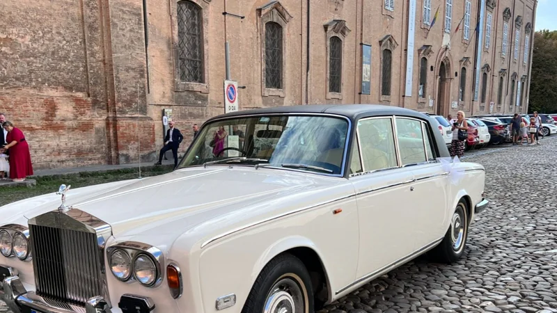 1972 Rolls-Royce silver shadow in Rome 5