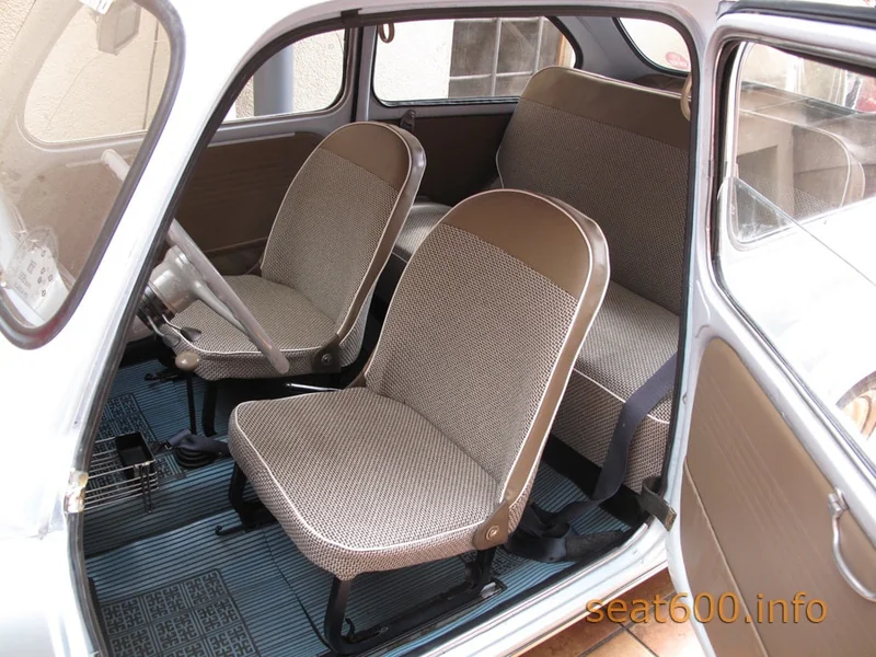 1975 Seat 600 E in Barcelona 5