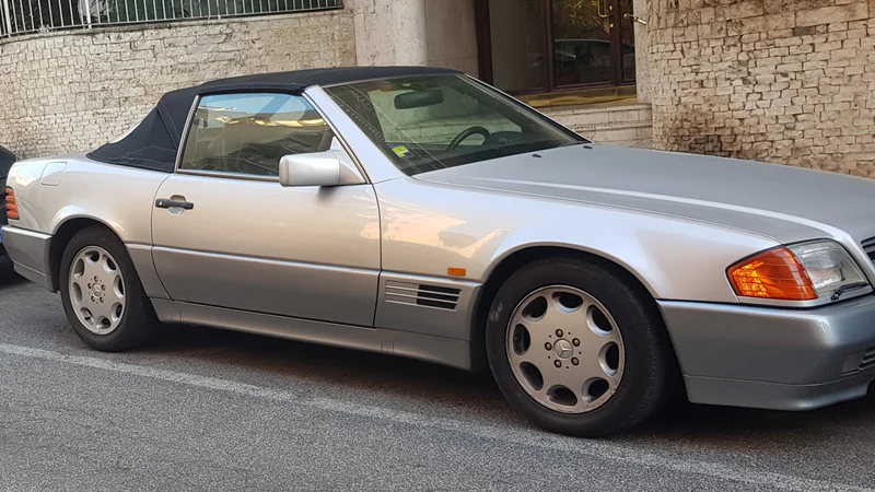 1992 Mercedes-Benz 500SL in Rome 5