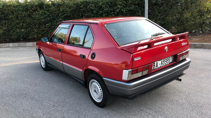 1989 Alfa Romeo 33 in Modugno 3