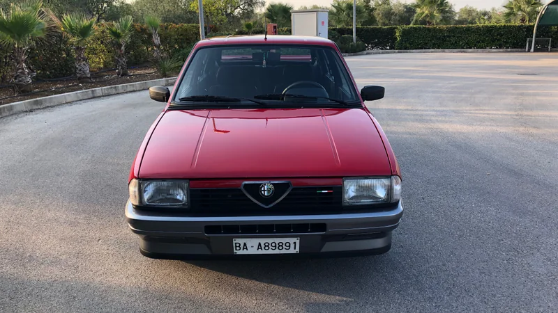 1989 Alfa Romeo 33 in Modugno 4