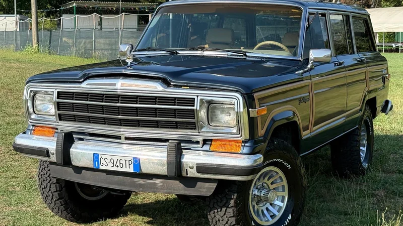 1988 Jeep Grand Wagoneer in Rome 4