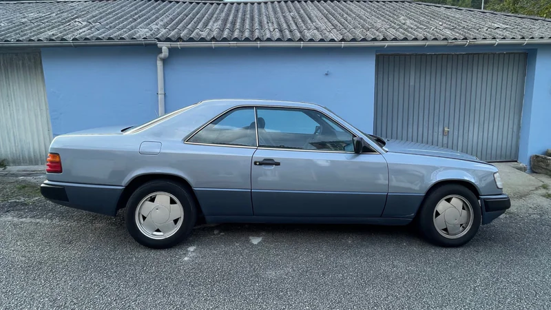 1986 Mercedes-Benz 300e W124 in A Coruña 4