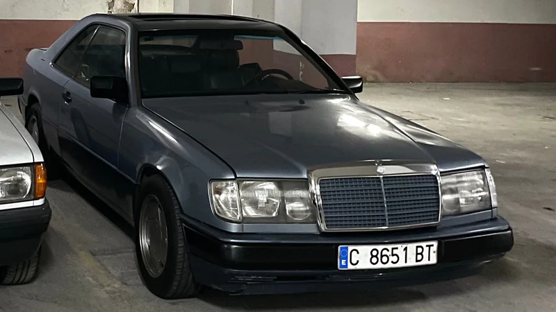 1986 Mercedes-Benz 300e W124 in A Coruña 3