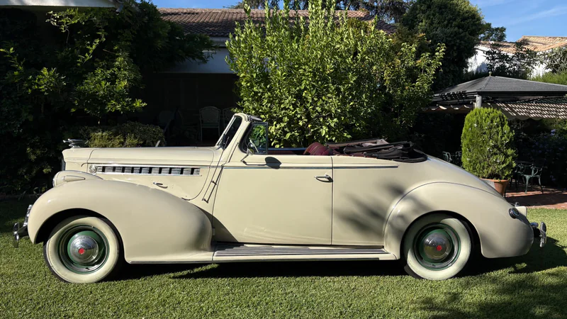 1940 Packard 120 in Granada 2