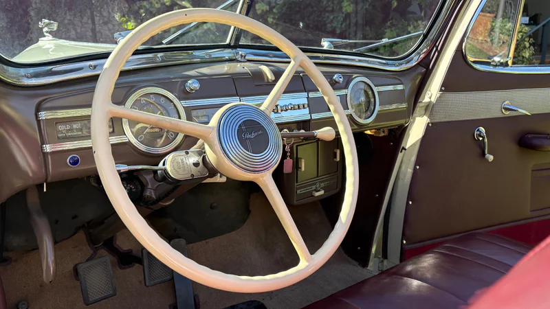 1940 Packard 120 in Granada 9