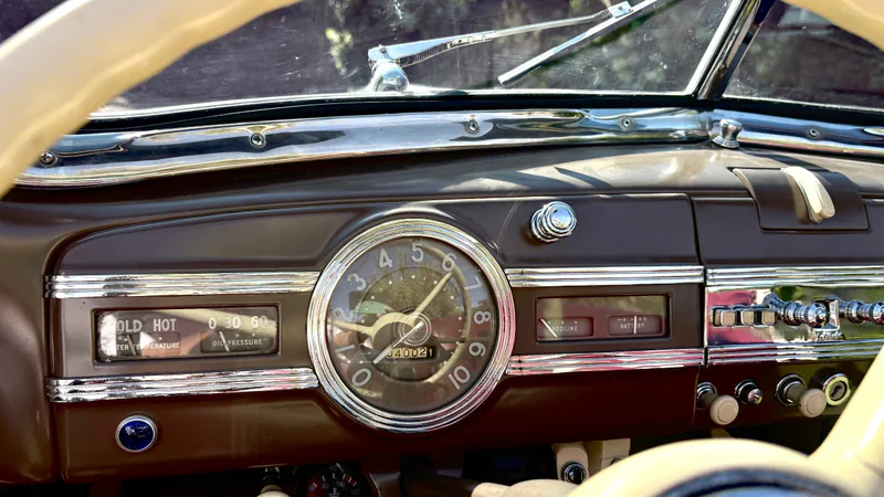 1940 Packard 120 in Granada 11