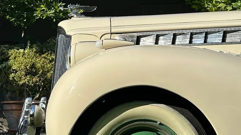 1940 Packard 120 in Granada 5