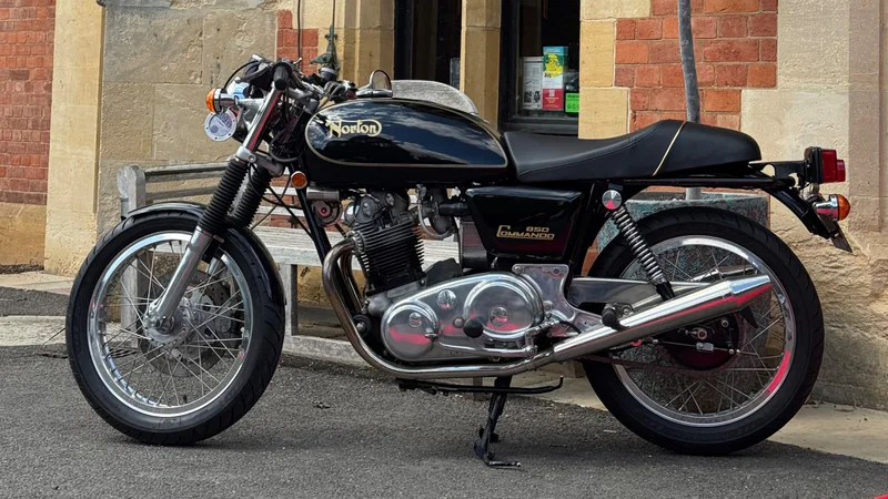 1972 Norton Commando in Kineton 4