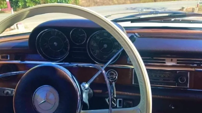1969 Mercedes-Benz 250SE in Jaén 9
