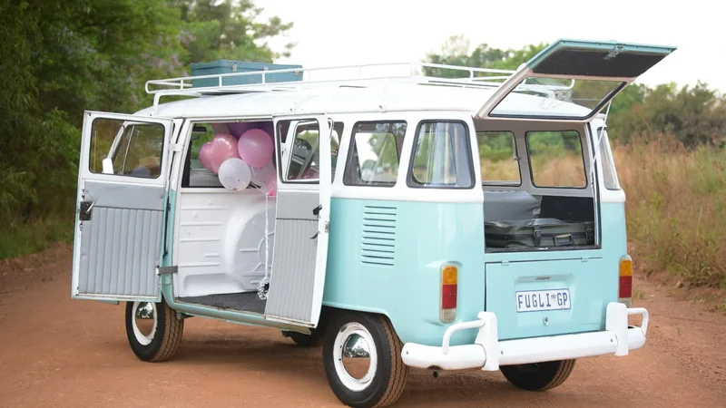 1974 Volkswagen baywindow kombi in Nigel 3