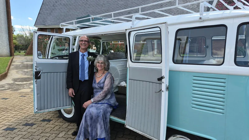 1974 Volkswagen baywindow kombi  in Nigel 6