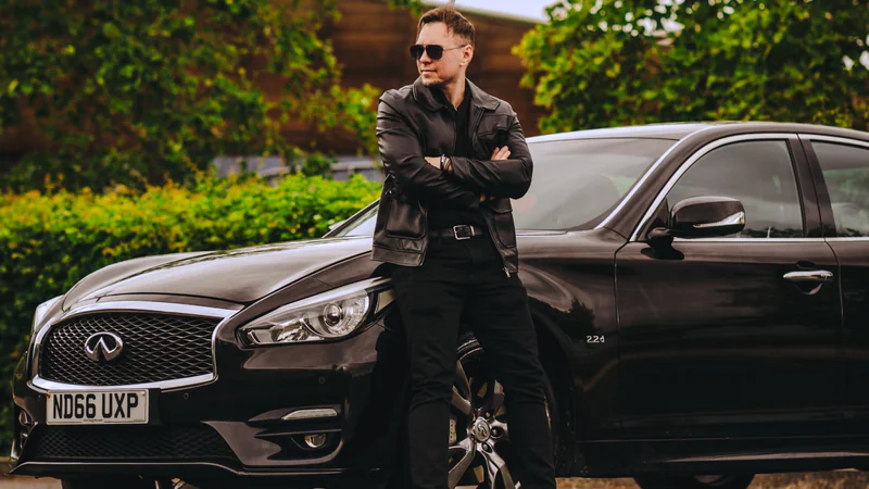 2017 Infiniti Q70 in London 8