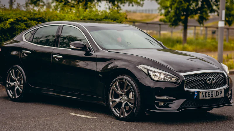 2017 Infiniti Q70 in London 2