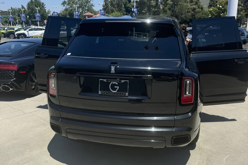 2019 Rolls-Royce Cullinan Base 2