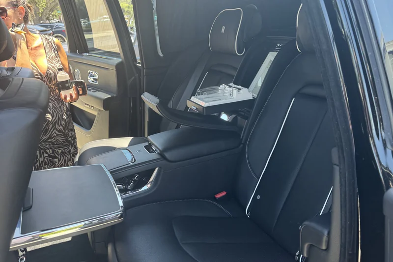 2019 Rolls-Royce Cullinan Base 3