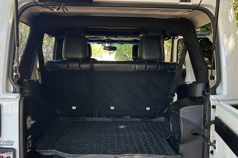 2014 Jeep Wrangler Unlimited Sahara 5
