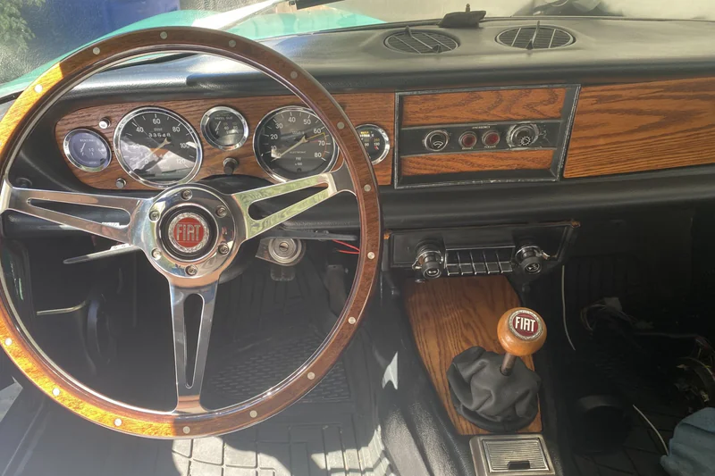 1969 Fiat 124 Spider Sport 6